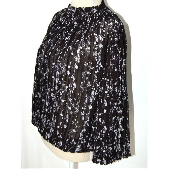 Ba&sh pleated top *like new! - Picture 4 of 9